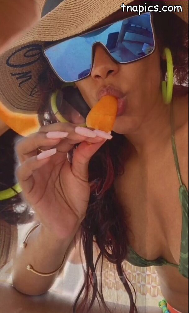 Candice Patton Nude 11