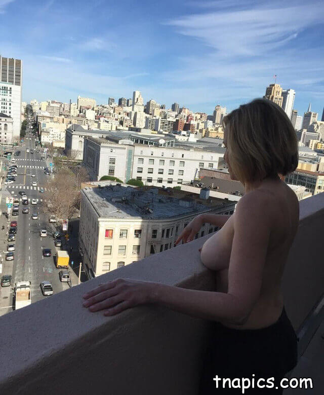 Chelsea Handler Nude 16