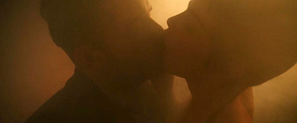 Cara Delevingne kiss in sex scene