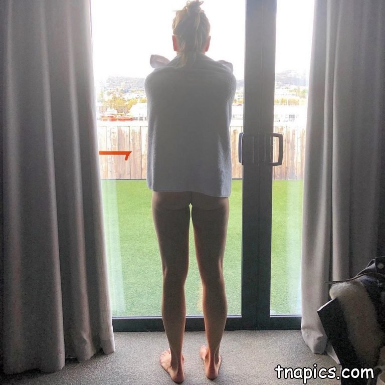 Chelsea Handler Nude 29