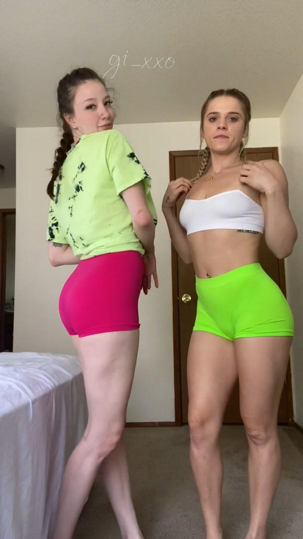 Gii_xoxo69 Lesbian TikTok Challenge Onlyfans Video Leaked – Influencers Gonewild