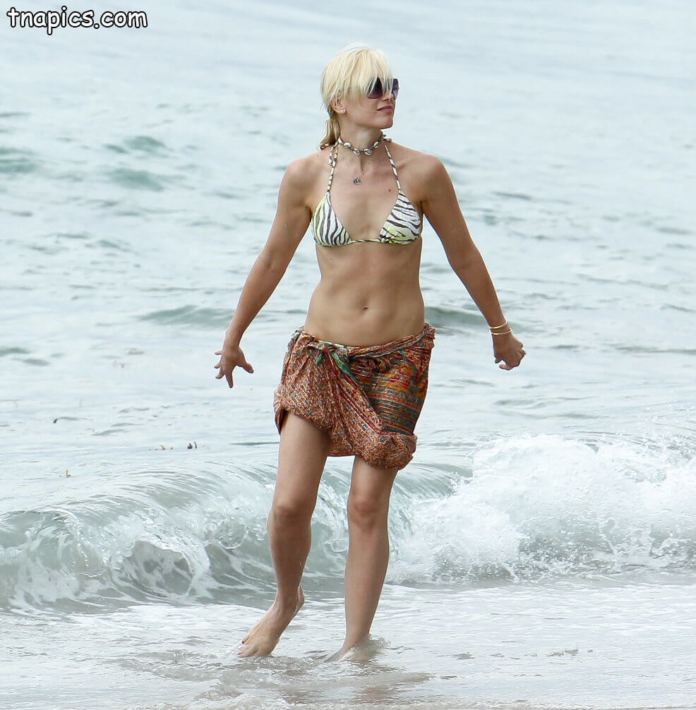 Gwen Stefani Nude 14