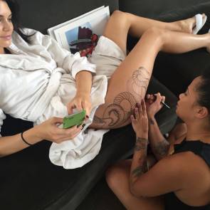 kendall jenner getting her fake tattoo done