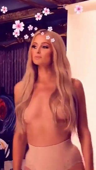 Paris Hilton nude boobs