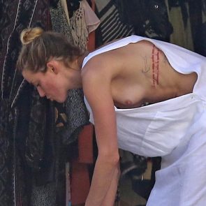 Amber Heard nip slip