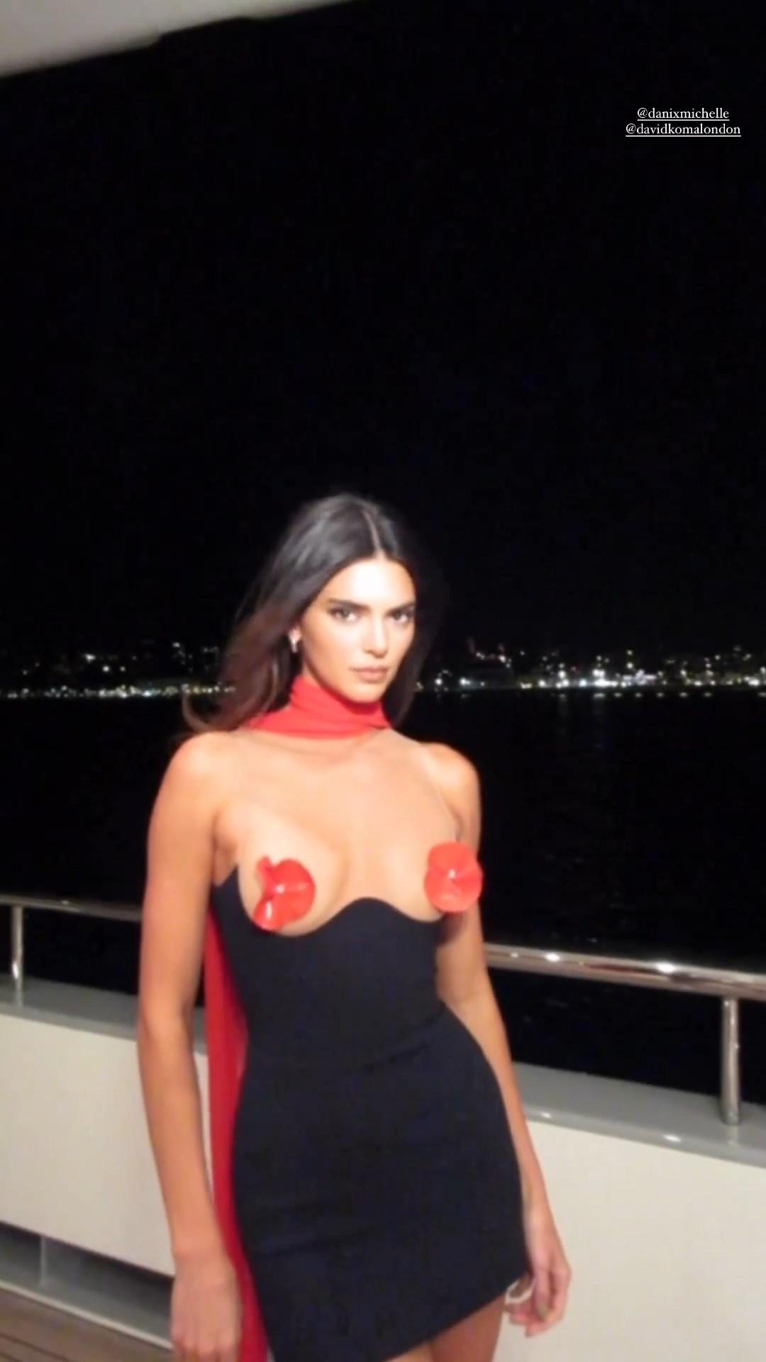 Kendall Jenner Pasties Dress Candid Video Leaked – Influencers Gonewild