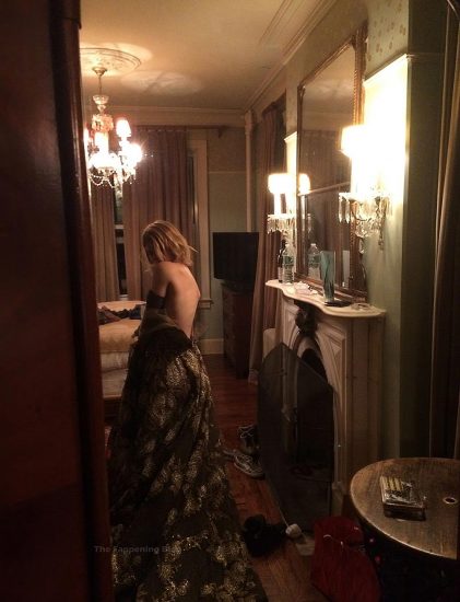 Kate Mara Nude Leaked backstage