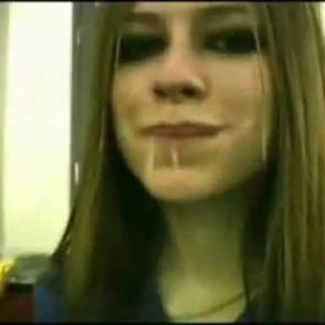 Avril Lavigne Nude in Leaked Porn and Private Pics – Scandal Planet