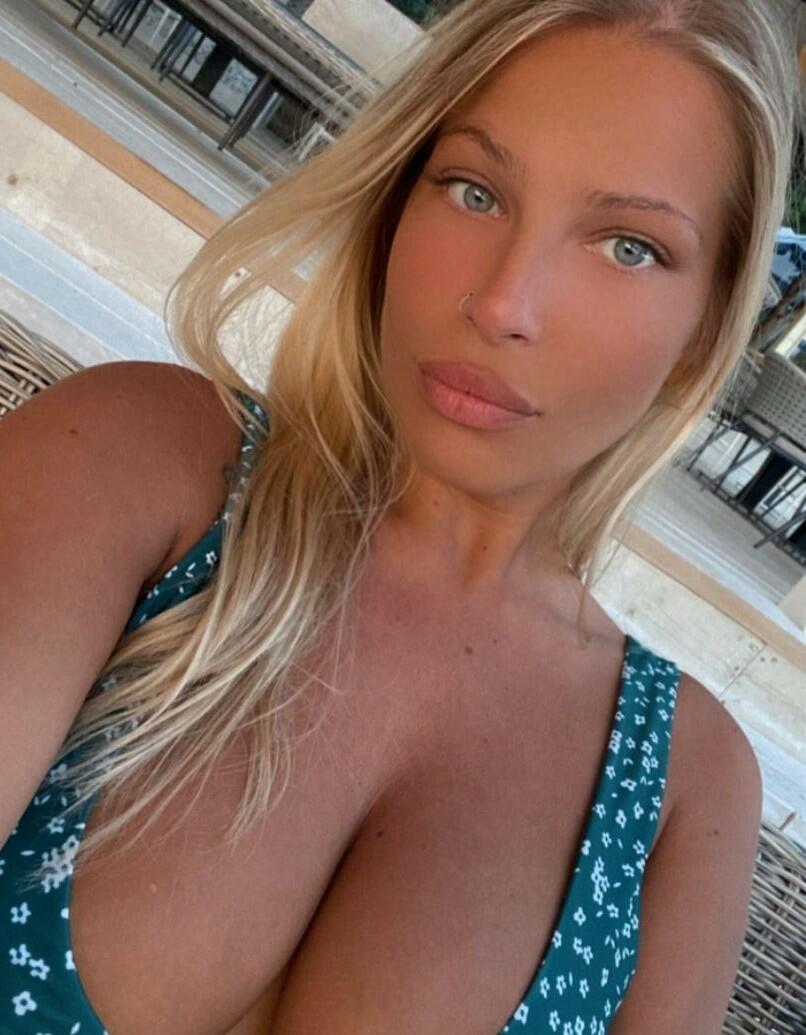 Eve Dapic / eves_garden Nude OnlyFans Leaks 11