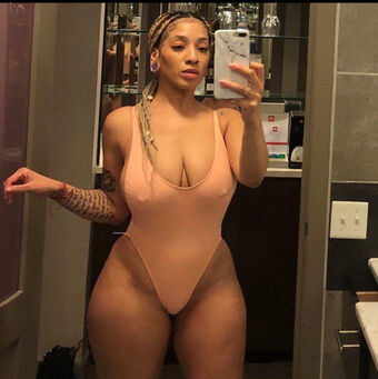 Villawase Nude Leaks OnlyFans  – Leaked Models