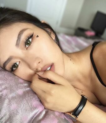 Vyxia Vyxphan Nude Leaks OnlyFans Photo 47