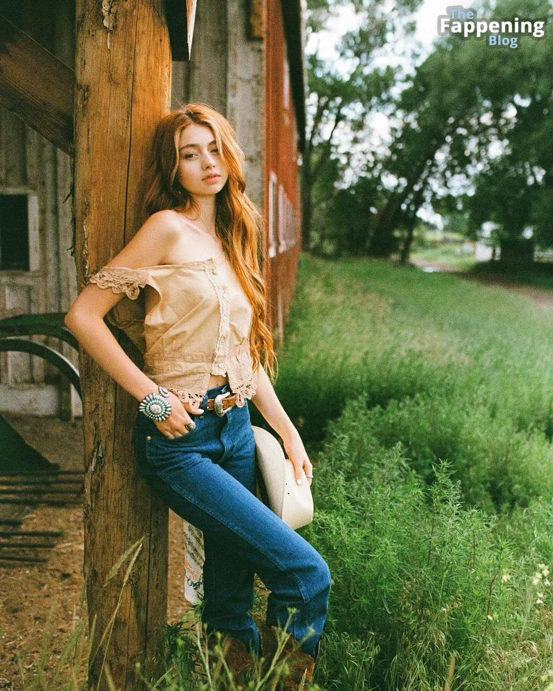 Sicily Rose Looks Cute in a Country Shoot (8 Photos)