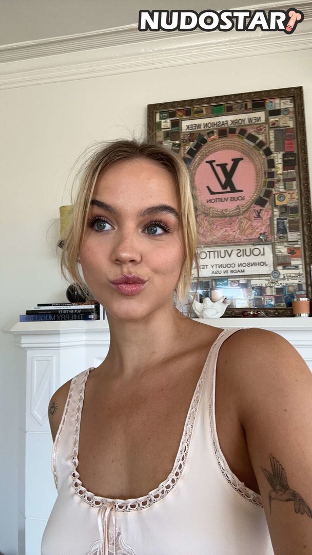 Emma Brooks Leaked Photo 31