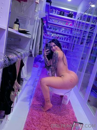 Karmen Karma Nude Leaks OnlyFans Photo 8