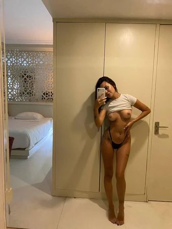 Ami Young Nude Leaks OnlyFans Photo 14