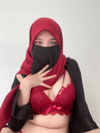 Hijab Camilla Nude Leaks OnlyFans Photo 43