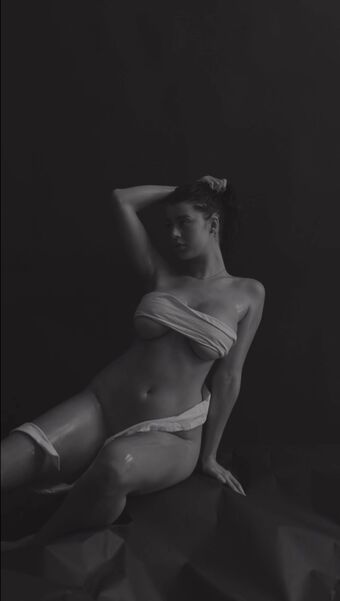 Sarah McDaniel Nude Leaks OnlyFans Photo 1