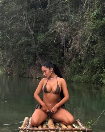 Janet Guzman Nude Leaks OnlyFans Photo 5