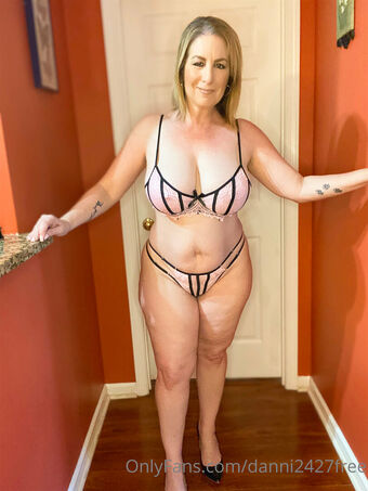 danni2427free Nude Leaks OnlyFans Photo 18