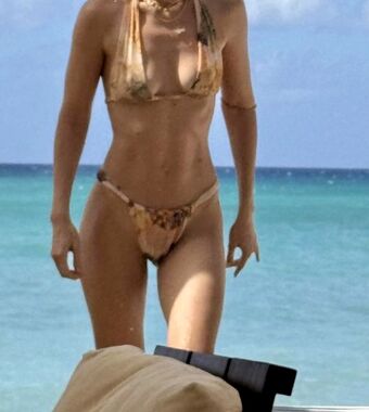 Gigi Hadid Nude Leaks OnlyFans Photo 29