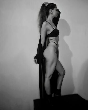 Laura Foxy / laura.aka.foxy / laurabianca1307 / laurafoxy Nude Leaks OnlyFans  – Leaked Models