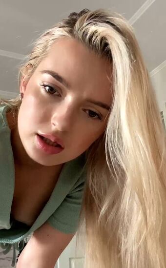 Aleksandra Nude Leaks OnlyFans Photo 3