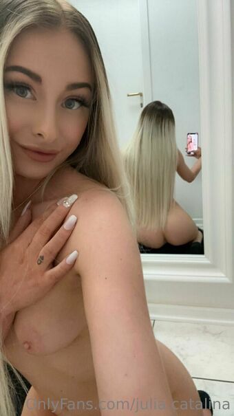 julia.catalina Nude Leaks OnlyFans Photo 9