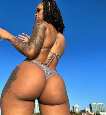 Official_liyahhh Nude Leaks OnlyFans Photo 11
