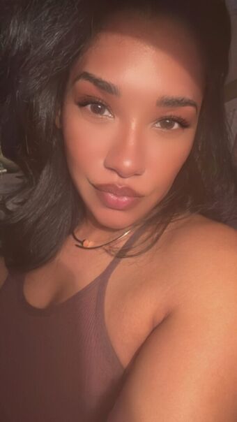 Candice Patton Nude Leaks OnlyFans Photo 17