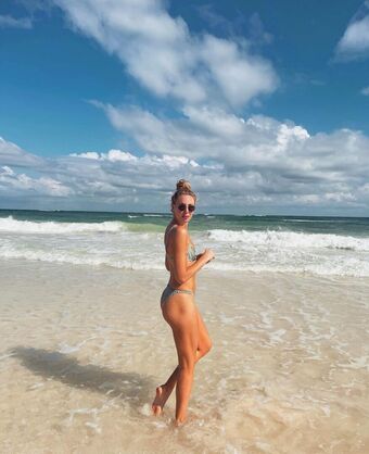 Naomi Broady Nude Leaks OnlyFans Photo 6