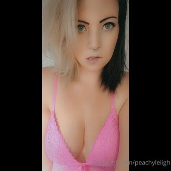 peachyleiigh Nude Leaks OnlyFans Photo 10