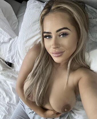 Rosie Rendell Nude Leaks OnlyFans Photo 10