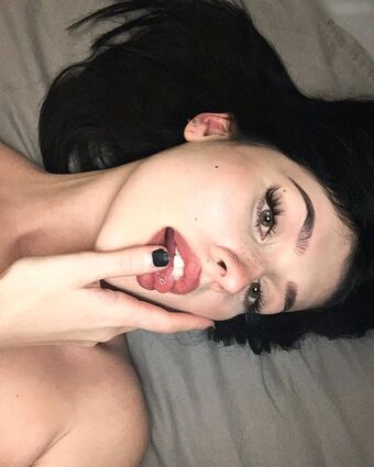 isisiihlein Nude Leaks OnlyFans Photo 7