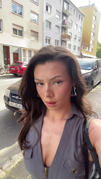 Izzlarissa Nude Leaks OnlyFans Photo 15