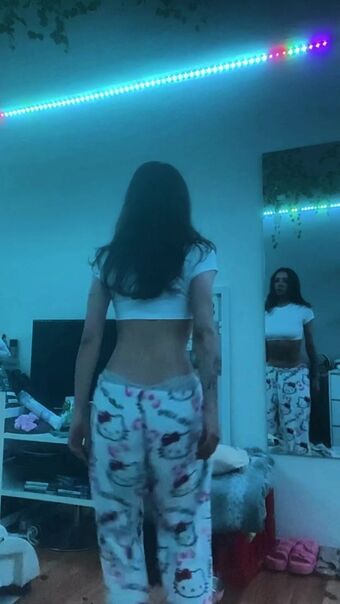 Izzlarissa Nude Leaks OnlyFans Photo 16