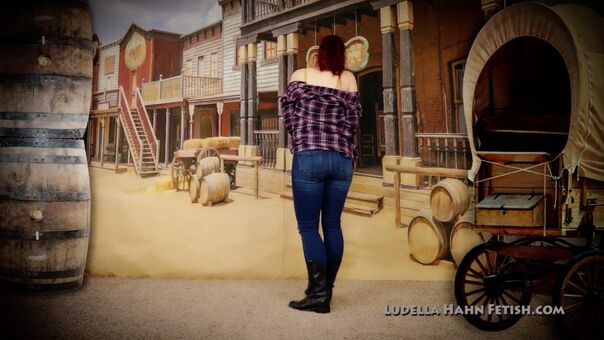 Ludella Hahn Nude Leaks OnlyFans Photo 8