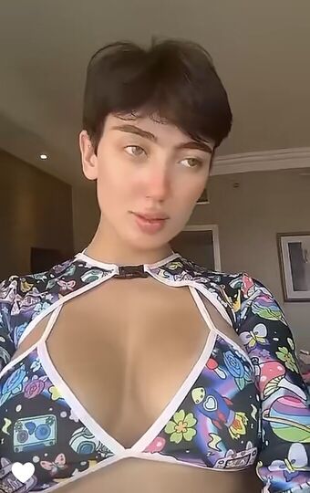 Ros Idrissi Nude Leaks OnlyFans Photo 12