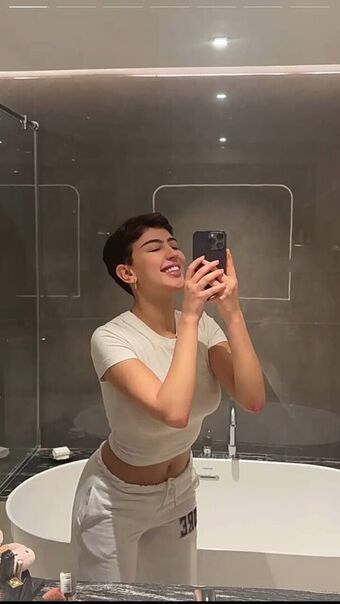 Ros Idrissi Nude Leaks OnlyFans Photo 15