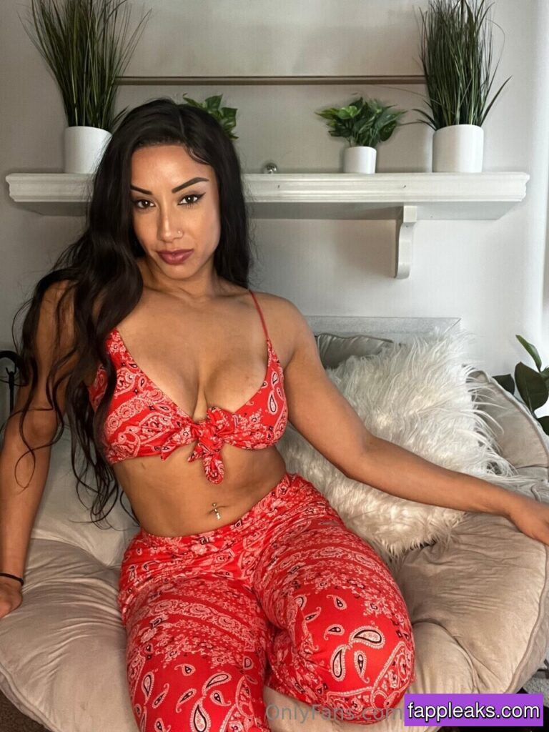AEW-Leila-Grey_0001