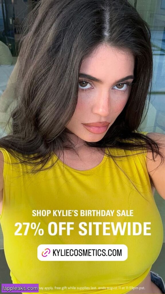 Kylie-Jenner_0033