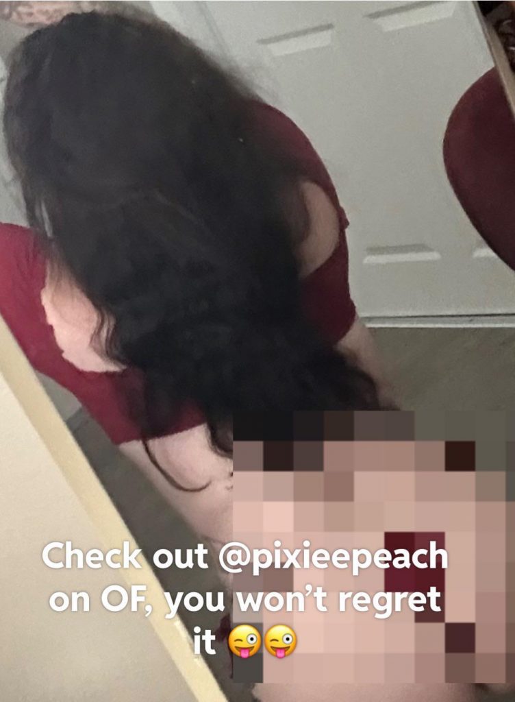 NeighborhoodFresh957 / Peach – Nude Leaks