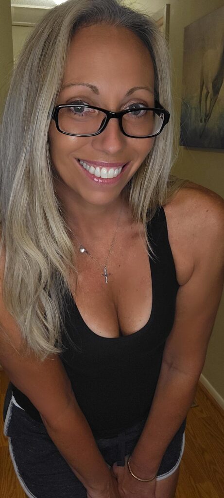 Unhappy-Peak2683 / Simply Lana – Nude Leaks