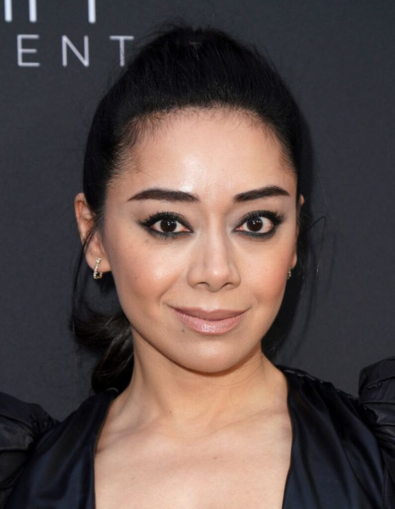 Celeb – Latina – Aimee Garcia – Nude