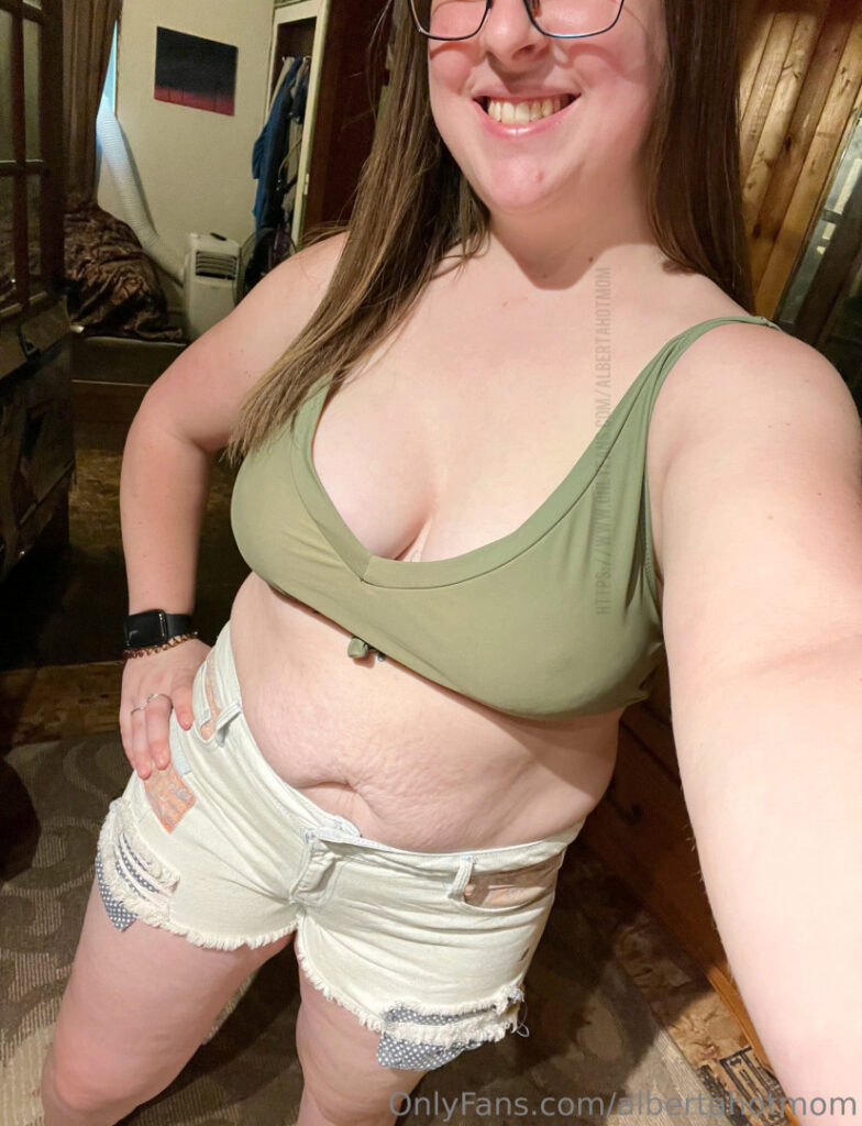 OnlyFans – albertahotmom – Nude