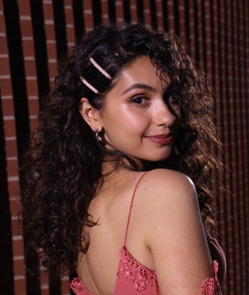 Celeb – Alessia Cara – Nude