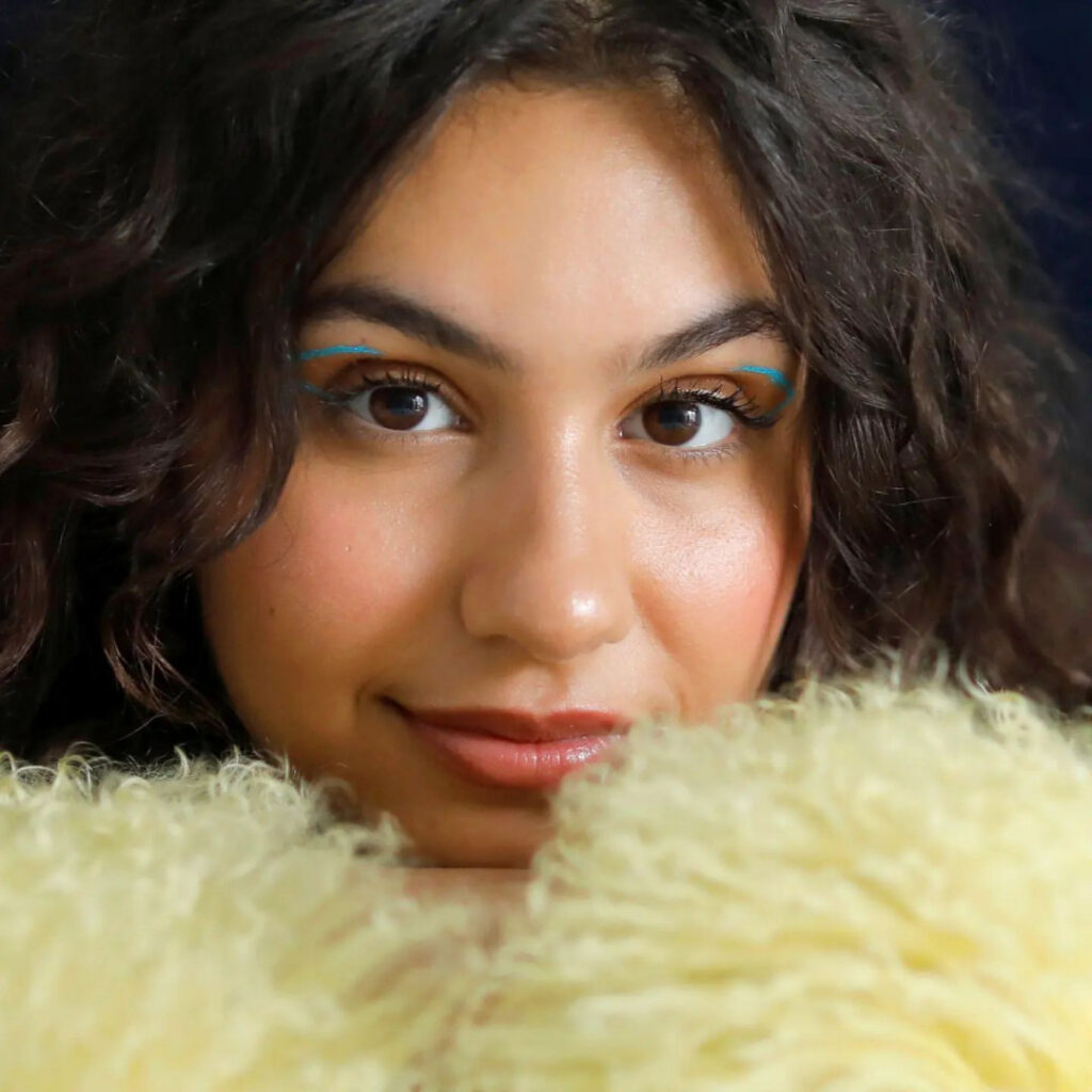 Celeb – Alessia Cara – Nude