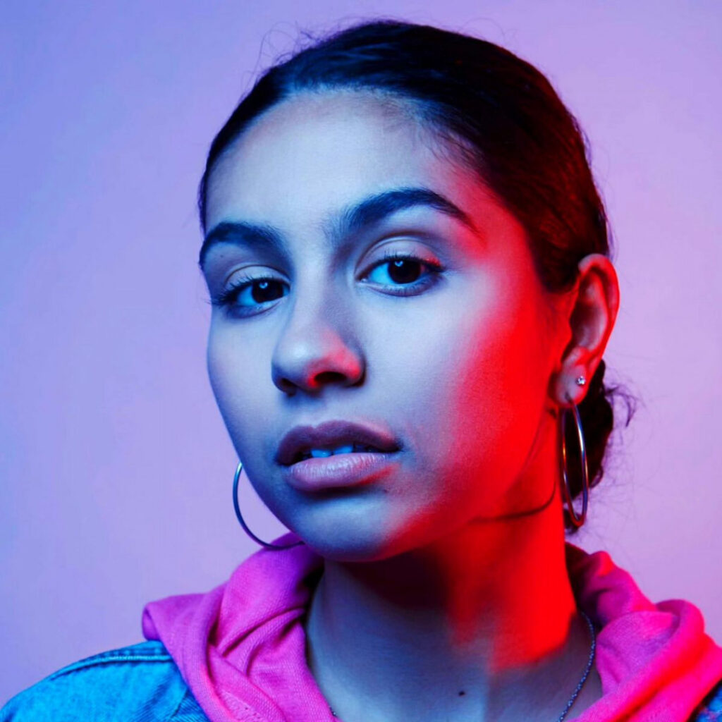 Celeb – Alessia Cara – Nude