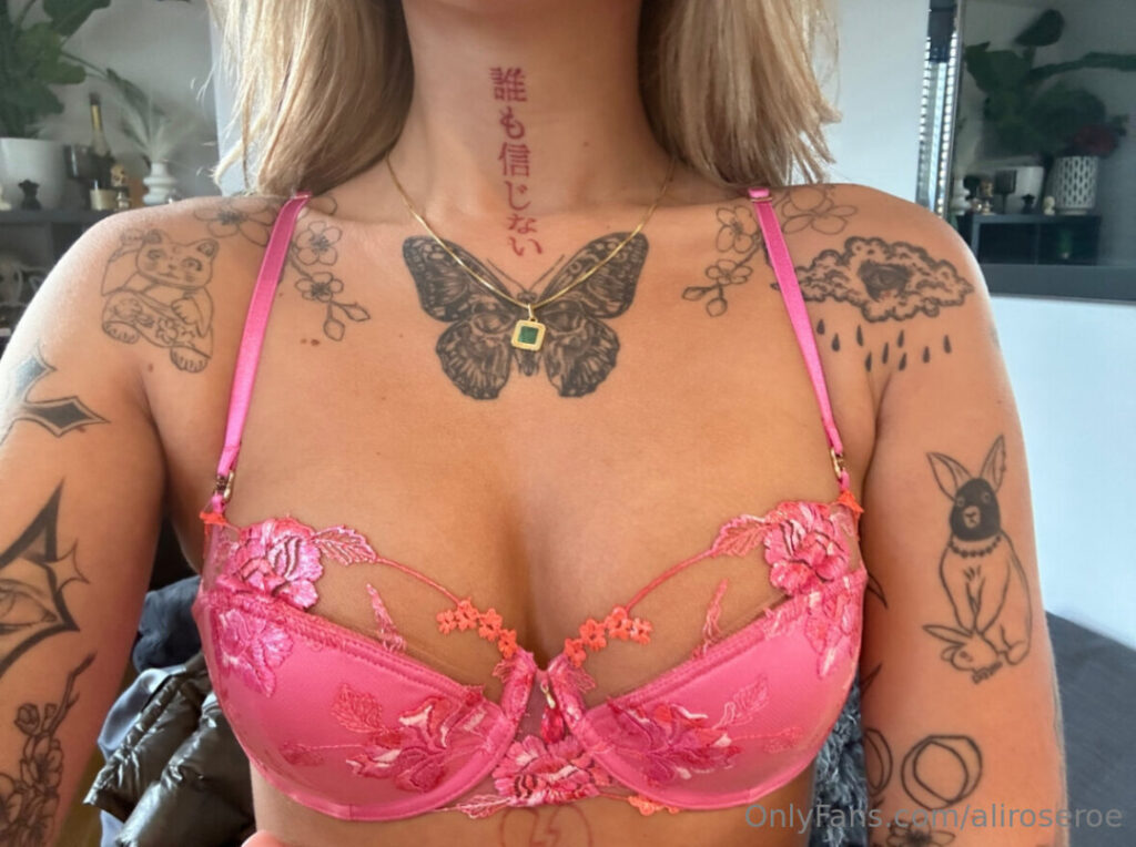 OnlyFans – Aliroseroe – Nude