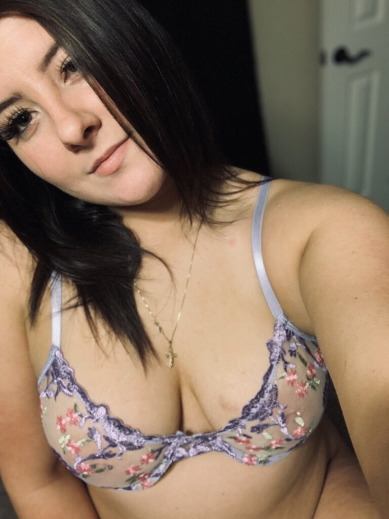 OnlyFans – T H I C C – Allie – fattyass203 – Nude