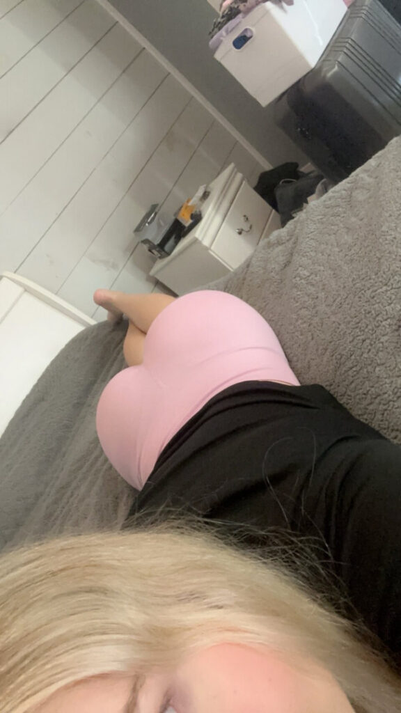 OnlyFans – T H I C C – Alyssa Paige – beachxbabee275 – Nude